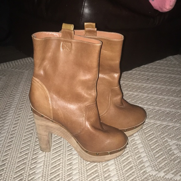 DV by Dolce Vita Shoes - Dolce Vita Camel Platform Boots 6.5